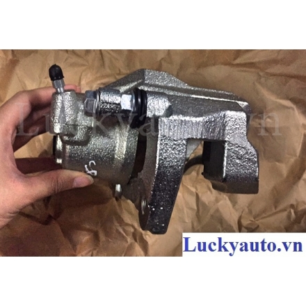Cụm gông phanh phải xe Toyota Altis 2018_ 47750- 20510
